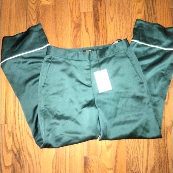 Theory Neo Satin Easy Cropped Pant *runs big* - Picture 2 of 3